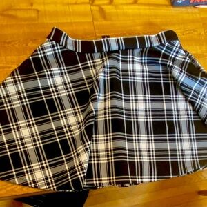 Plaid XL skater skirt.